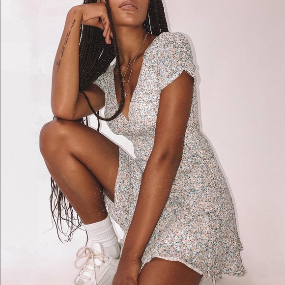 Princess Polly Dresses & Skirts - PRINCESS POLLY FLORAL DRESS